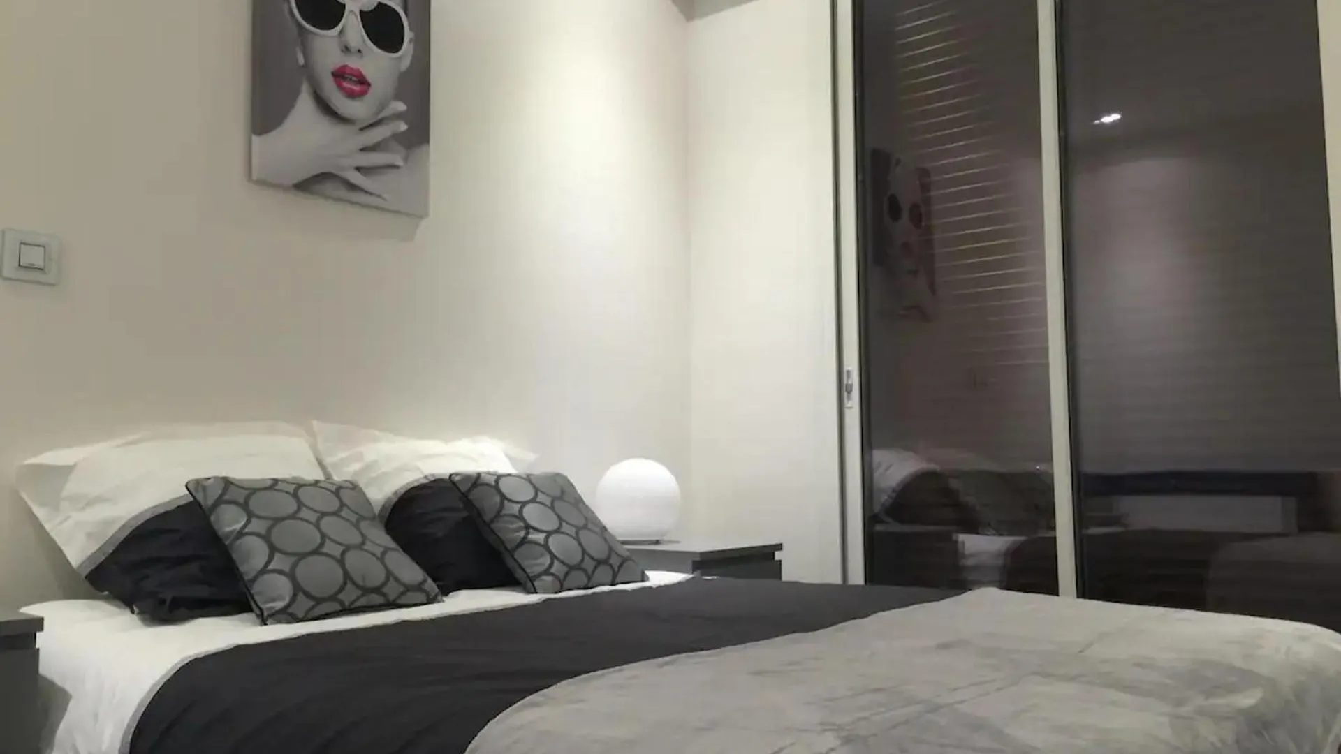 Luxury Eiffel Tower Paris Apartment