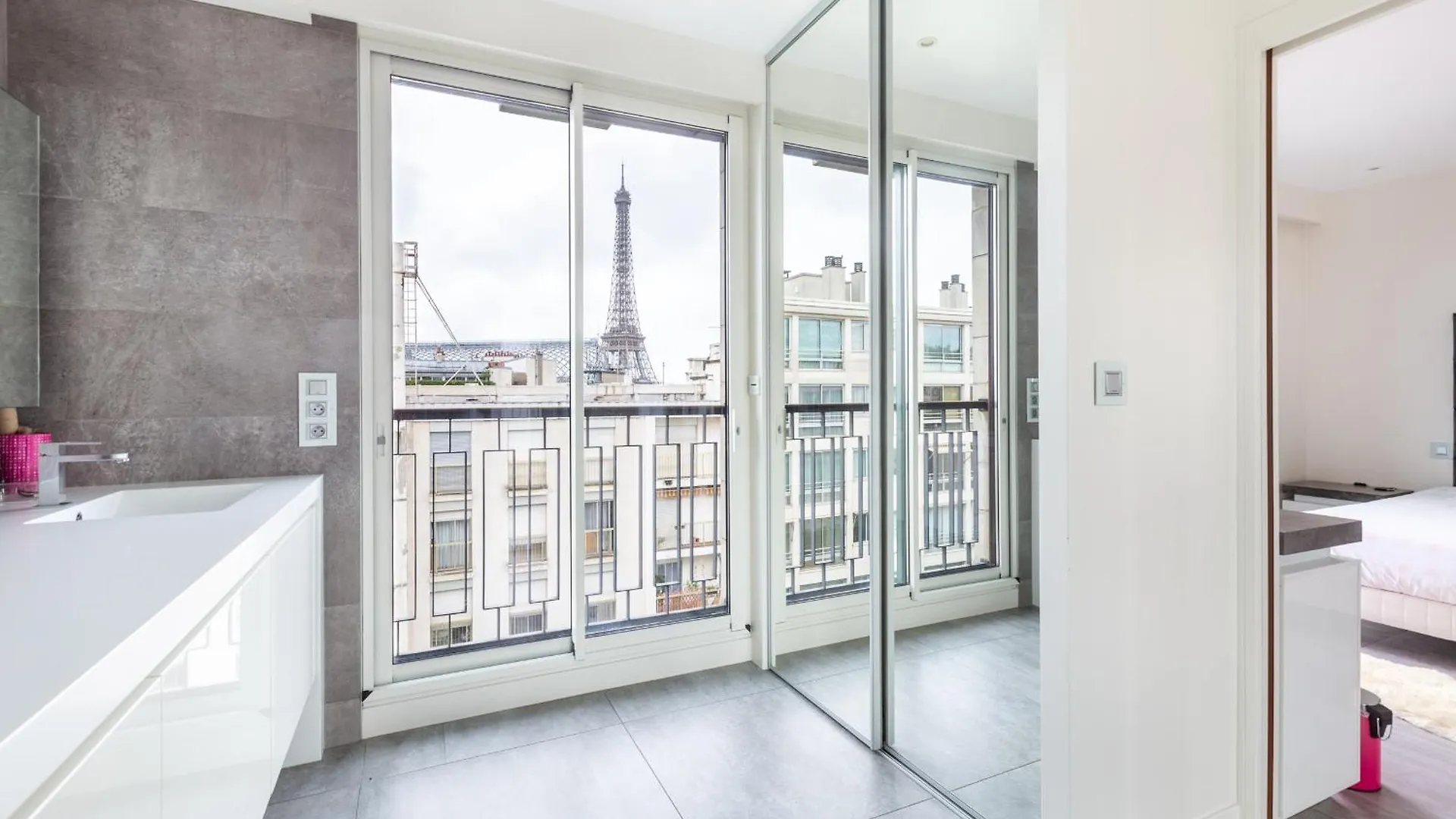 Luxury Eiffel Tower Paris Apartment