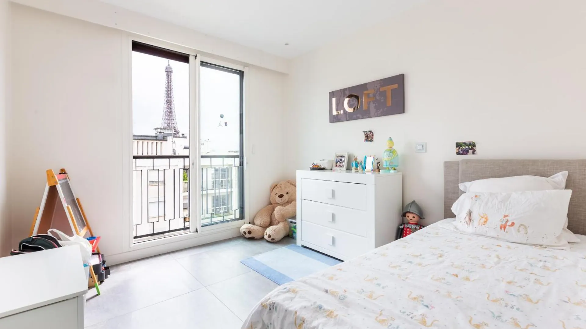 Luxury Eiffel Tower Paris Apartment