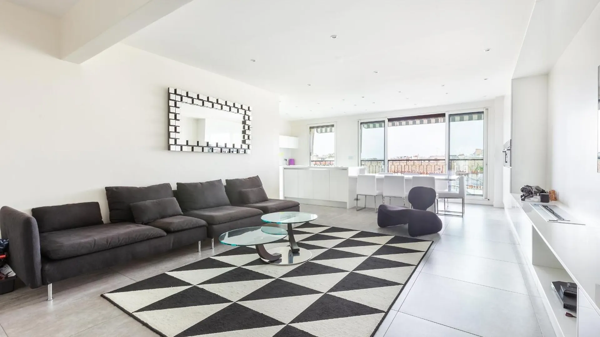 Luxury Eiffel Tower Paris Apartment