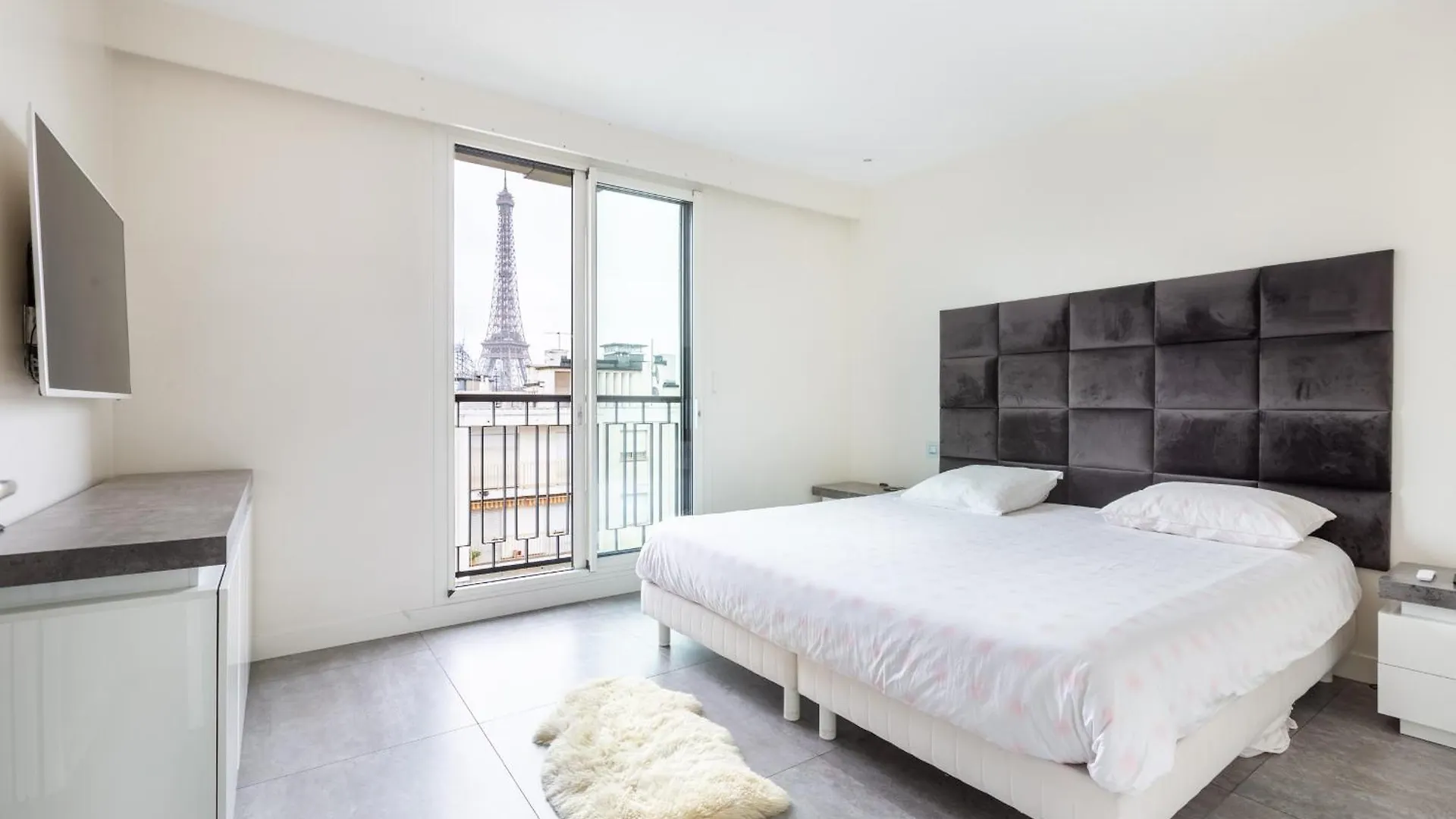 Luxury Eiffel Tower Paris Apartment France